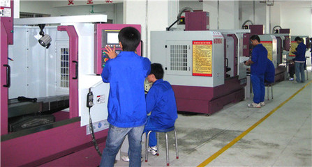 2014年廣東科技學(xué)院機(jī)電工程系模具研發(fā) 創(chuàng)新驅(qū)動(dòng)，技校新聞中的技術(shù)新突破